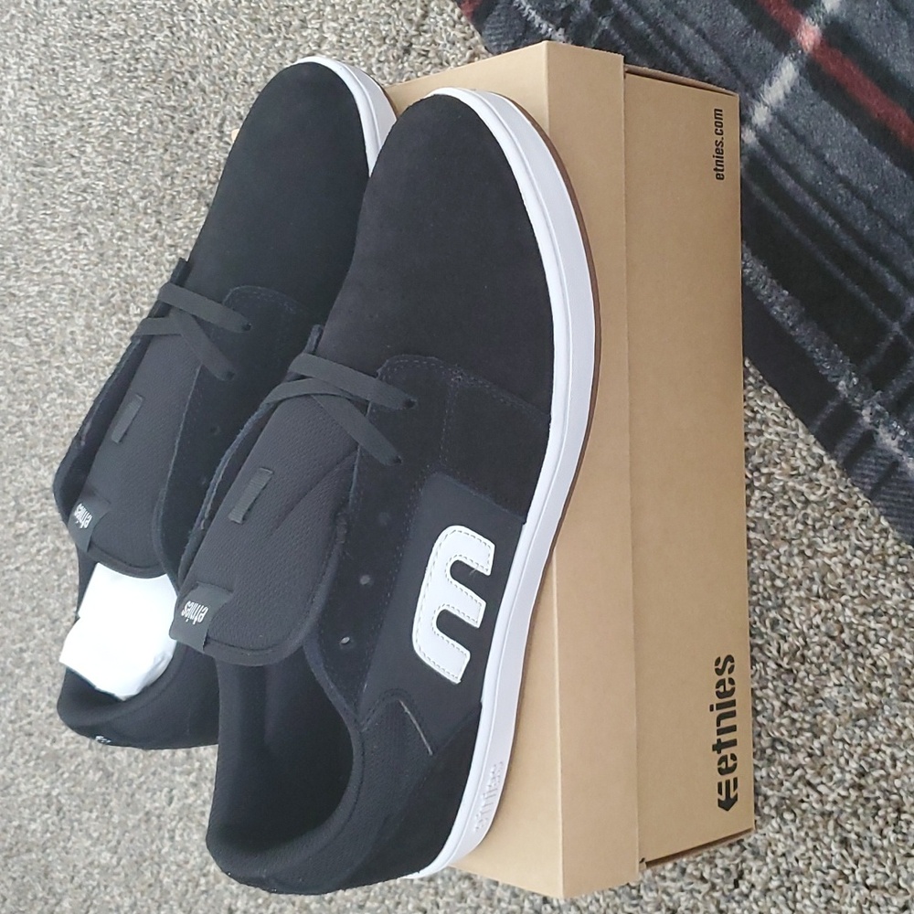Etnies Cresta Skate Shoes- NEW!
